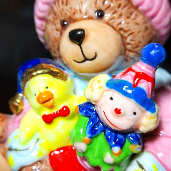 Vintage Porcelain Teddy Bear Toy Chest Trinket Box Square Top hinged Box - Picture 7 of 9